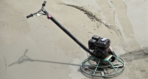 Para chegar a uma base de piso perfeita, é preciso ter limpeza, e seguir algumas recomendações